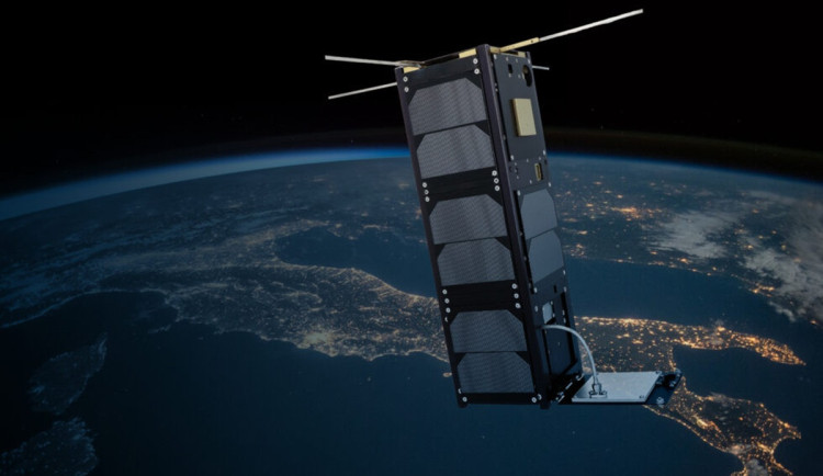 První český satelit shořel v atmosféře, poslední kontakt zachytili v Plzni