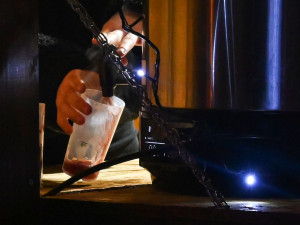 FOTO: Ceny v adventní vesničce v Jihlavě: Trdelník za osmdesát, svařák i pod padesát