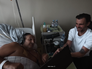 Zemřel známý moderátor Patrik Hezucký, bylo mu 55 let