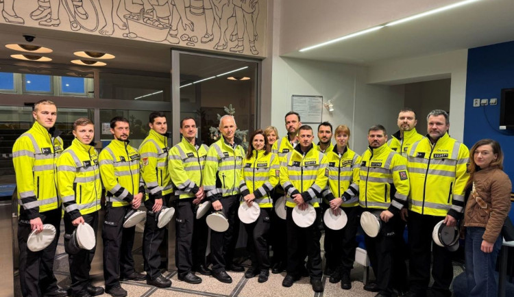 Dálniční policisté z Velkého Beranova darovali krev. Chtějí jít příkladem. Foto: Se svolením Policie ČR
