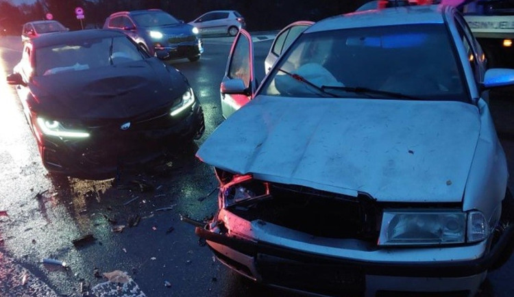 Škodou přes půl milionu skončila další nehoda na výpadovce na Pelhřimov. Foto: Se svolením Policie ČR