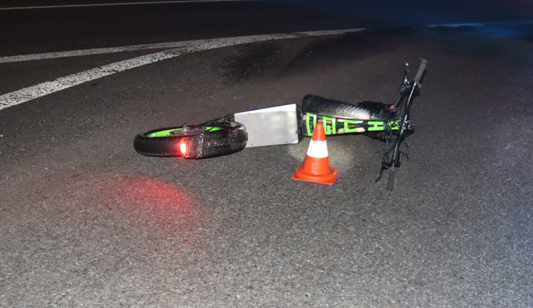 U havarované koloběžky našli policisté stát opilého muže. Řekl, že byl spolujezdec. Foto: Se svolením Policie ČR