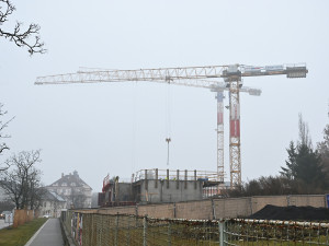 FOTO: Dokončení stavby vysokoškolských kolejí v Jihlavě je posunuté na březen 2027