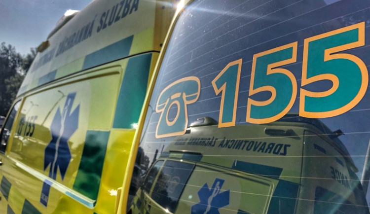 Třiatřicetiletý muž zemřel při přebíhání dálnice u Olomouce. Smetl ho kamion