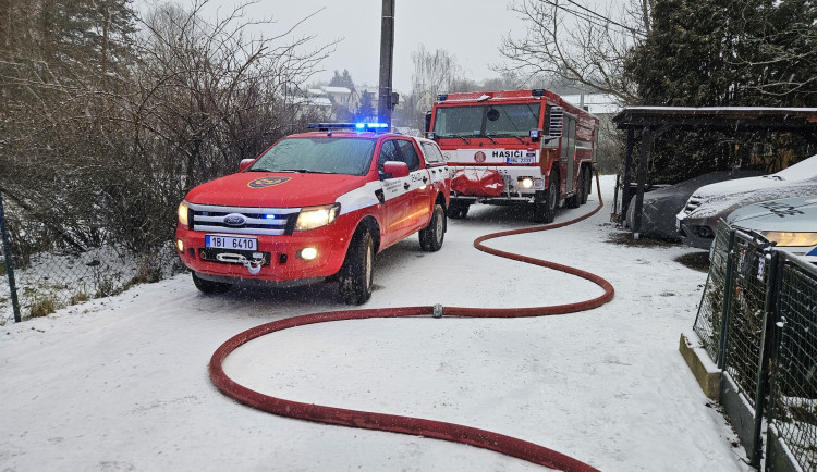 Hořící popelnice i otravy alkoholem. Silvestr na jižní Moravě byl divoký