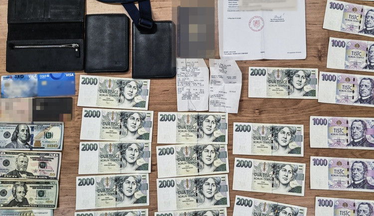 Obsah nalezené peněženky všechny šokoval. Takový balík peněz nikdo nečekal