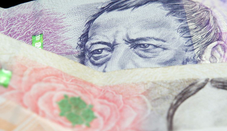 Další podvod s napadeným účtem. Seniorka přišla o tisíce, banka část peněz zachránila