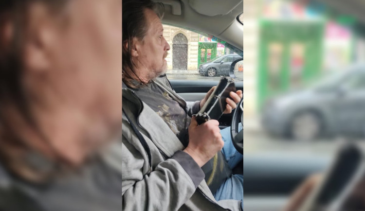 Muž uvěřil falešné odměně a přišel o téměř tři sta tisíc korun