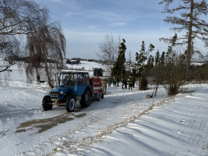 Demolice mostu je nezastavila. Řehořov a Nadějov vyrazily na společný novoroční výšlap