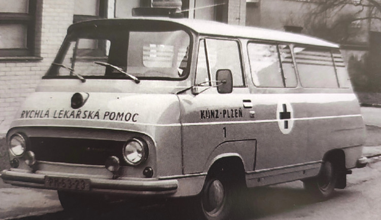 Nepřetržitou péči zajišťují záchranáři v Plzni už 50 let, dnes mají za noc desítky výjezdů