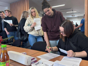 Pomoc kolegovi. 90 hasičů a policistů se zaregistrovalo mezi dárce kostní dřeně