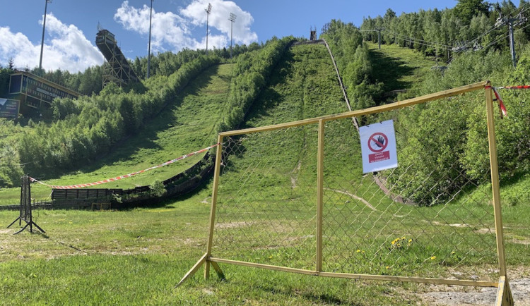 Harrachov získal pozemky skokanského areálu, rekonstrukce bude pokračovat