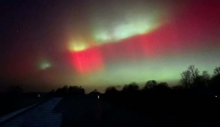 Polární záře v noci vybarvila nebe nad Vysočinou. Foto: Jiřina Petrová