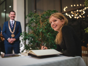 Náročná zima Andrey Klementové: Kromě plavání v ledové vodě se musí věnovat škole