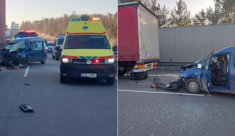 Provoz na dálnici D1 ve směru na Brno dnes komplikovala nehoda. Foto: Se svolením Policie ČR
