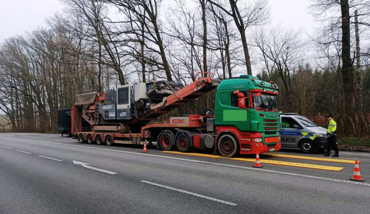 Vysočina pod dohledem týmu Kamion: Řidiči odmítají vážení, pokuty jdou do milionů