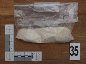 Razie na jihu Moravy. Celníci našli drogy, zakázané střelné pero i kradená elektrokola