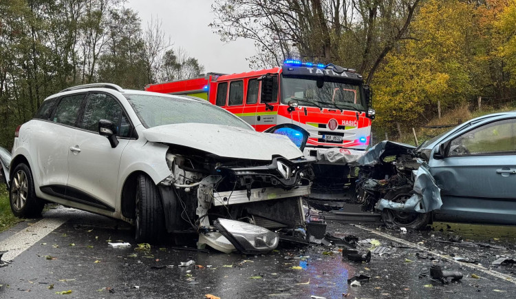 V Karlovarském kraji nepatrně klesla nehodovost, nepozornost řidičů stále vede