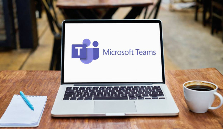 Francie řekla au revoir americkým videokonferenčním platformám