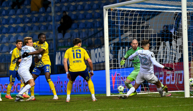 Slovan zvládl vstup do jara, Zlín U Nisy porazil 2:0
