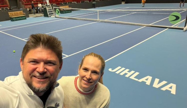 Z ledu na kurt za 42 hodin. Horácká aréna je nachystaná na první Davis Cup v Jihlavě. Foto: Se svolením Martina Prokopa
