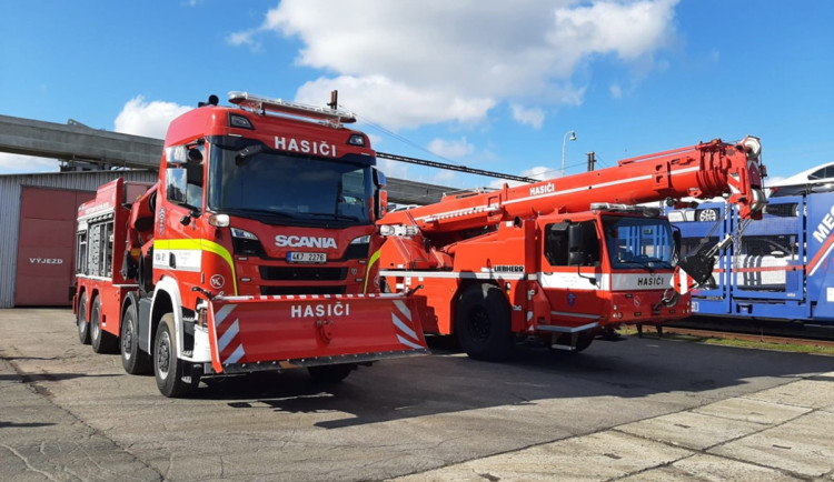 Drážní hasiči v Chebu mají moderní stanici, její součástí je unikátní cvičná kolej