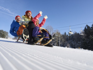 Jarní prázdniny na Lipně lákají rodiny i fanoušky zimních sportů