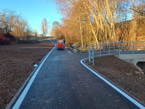 Nová cyklostezka propojuje Bedřichov s nádražím, jezdit se po ní už smí. Foto: Se svolením města Jihlava