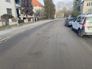 FOTO: Rošického ulice připomíná tankodrom. Město připravilo nový projekt a čeká na jaro