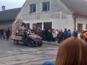 VIDEO: V Kamenici se vrátili o tisíce let zpátky. Tradiční masopust skvěle bavil