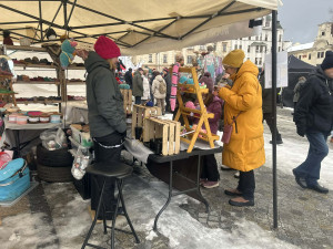 FOTO + VIDEO: Jihlavské ulice žijí Masopustním průvodem, zapojily se desítky masek