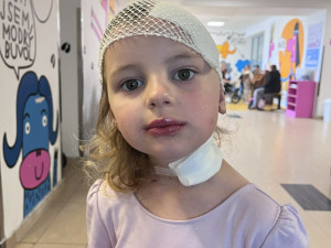 Anežka ze Cvikova bojuje se vzácným typem rakoviny, rodina žádá o pomoc s financováním nákladné léčby