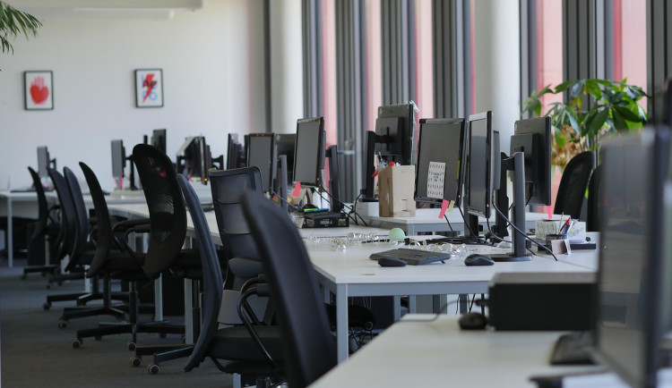 ČR v EU vyniká nejnižší nezaměstnaností i nízkým podílem vysokoškoláků