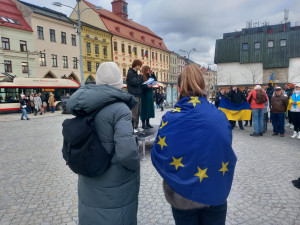 ON-LINE: „Stojíme za Ukrajinou“. Jihlava si dnes připomíná začátek války