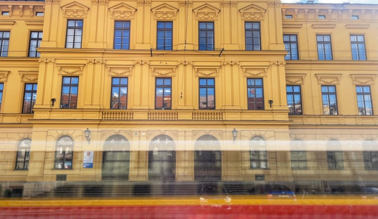 U hradecké zdrávky budou podzemní kontejnery, výhodou je lepší hygiena i estetika