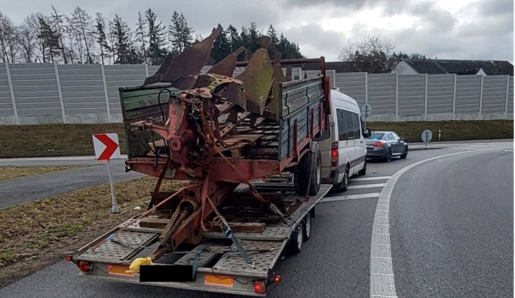 Policisté na dálnici D1 kontrolovali cizince, který neměl v Česku co dělat. Foto: Se svolením Policie ČR