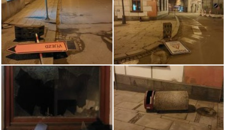 Zfetovaný opilec ničil věci na náměstí ve Velkém Meziříčí. Střízlivěl na záchytce