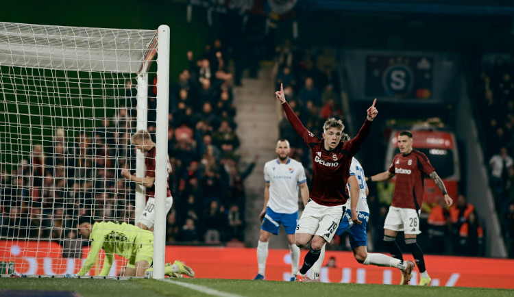 Fotbalisté Sparty přehráli Baník 5:2. Na obhájce titulu z Vršovic ztrácí sedm bodů