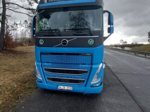 FOTO: Kontrola kamionů na dálnici? Nedodržená doba řízení i manipulace s tachografem