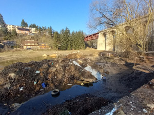 Parkování v Jihlavě XXVIII: U železničního viaduktu vznikne velké parkoviště P+R