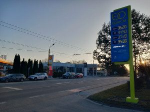 FOTO: V Jihlavě už řidiči nekoupí litr nafty pod 35 korun, stoupají i ceny benzínu