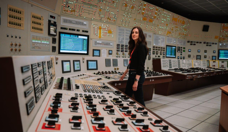 V Dukovanech nastoupila nová generace. Na řízení každého bloku se podílí žena. FOTO: ČEZ