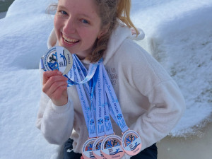 FOTO: Sama vyrazila do Skandinávie plavat v ledové vodě. Andrea Klementová má řadu medailí. Foto: Poskytla Andrea Klementová