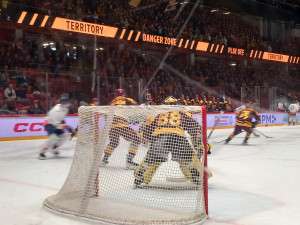 ON-LINE: Dukla začala semifinálovou sérii smolným gólem, už vede 3:1