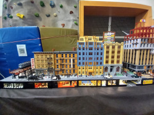 VIDEO: Děti dnes jdou do školy s radostí. Festival kostek láká malé i velké