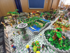 VIDEO: Děti dnes jdou do školy s radostí. Festival kostek láká malé i velké