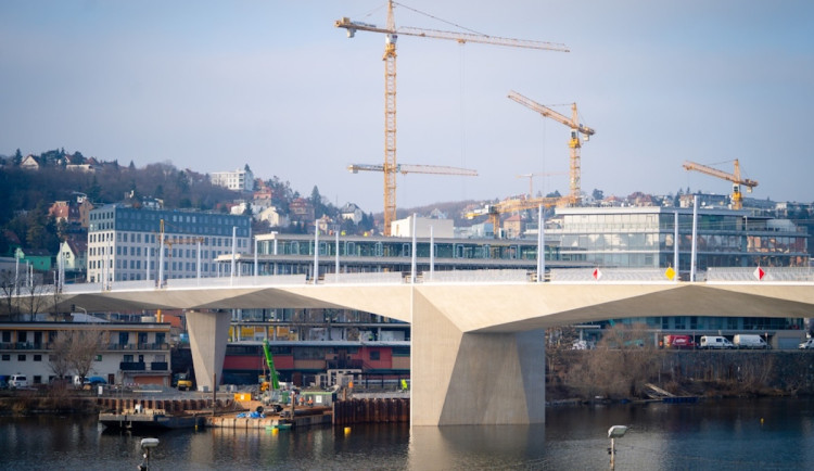 Je rozhodnuto, nový most přes Vltavu se bude jmenovat Dvorecký