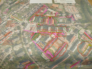 Modré čáry míří i na Bedřichov. Veřejná beseda však byla tentokrát v klidu