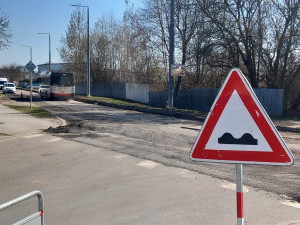 FOTO: Rantířovská ulice je opět rozkopaná. Velký problém to je i pro jihlavskou prádelnu