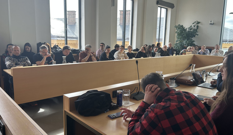 Nejsem démon, říká profesor obviněný z šikany studentů. Z Brna odešel do Hradce